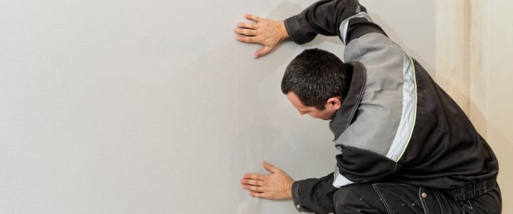 Infiltração na parede de casa? Descubra principais causas, perigos e como resolver o problema Infiltração na parede de casa? Descubra principais causas, perigos e como resolver o problema